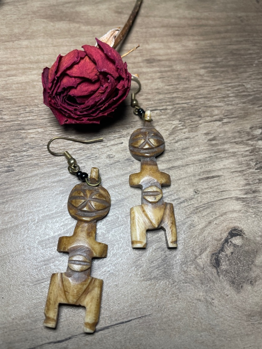 Hand-Carved Brown horn Tribal Figure Earrings - Picture 2 of 5